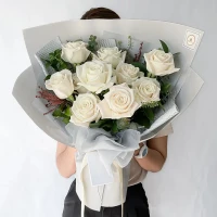 10 White Roses Bouquet